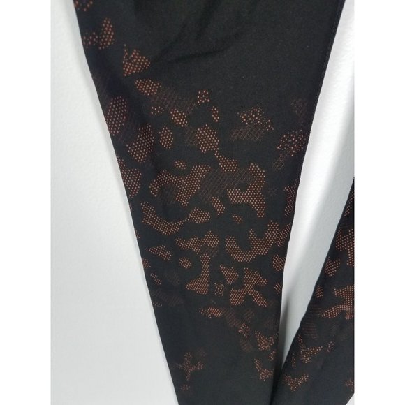 Lululemon Women's Sz. 6 Mapped Out High Rise Tight 28" in Black & Brick Camo - Picture 6 of 6